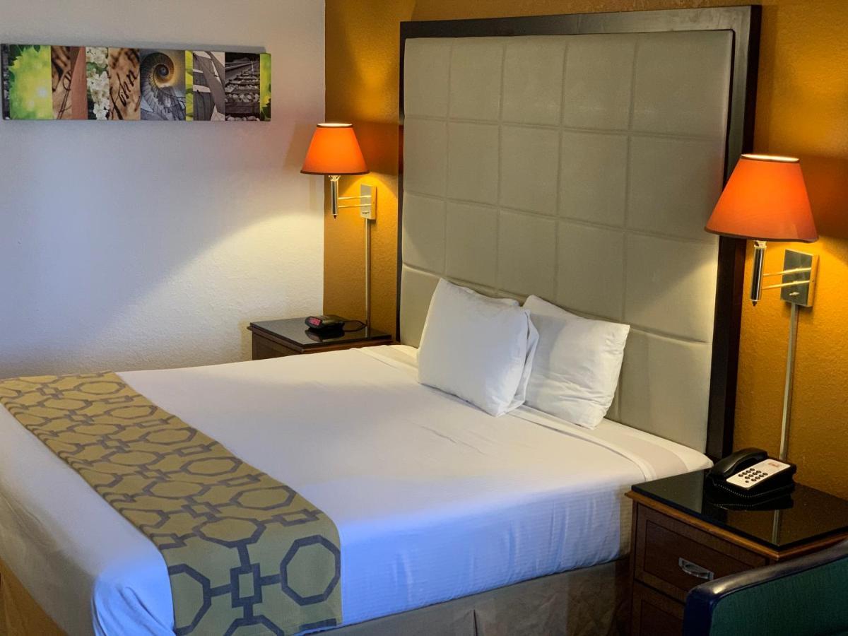 Brentwood Inn & Suites Гоббс Екстер'єр фото