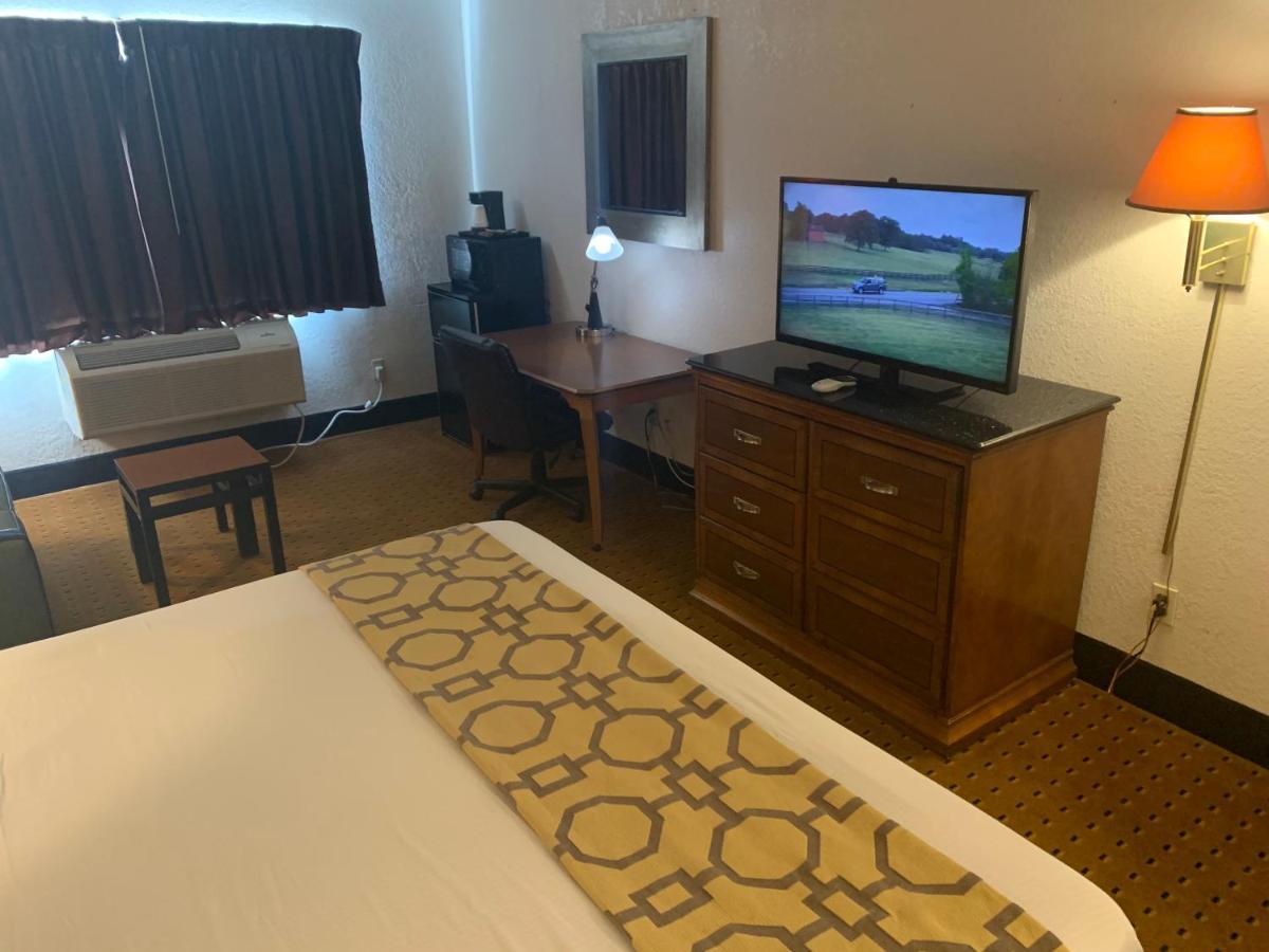 Brentwood Inn & Suites Гоббс Екстер'єр фото