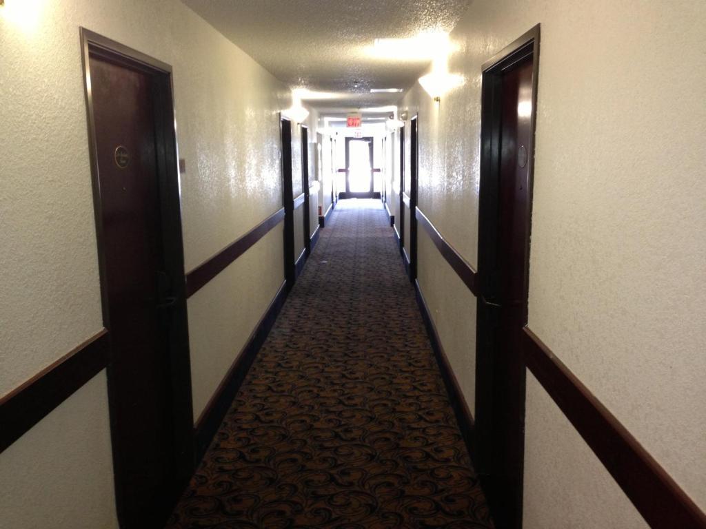 Brentwood Inn & Suites Гоббс Екстер'єр фото