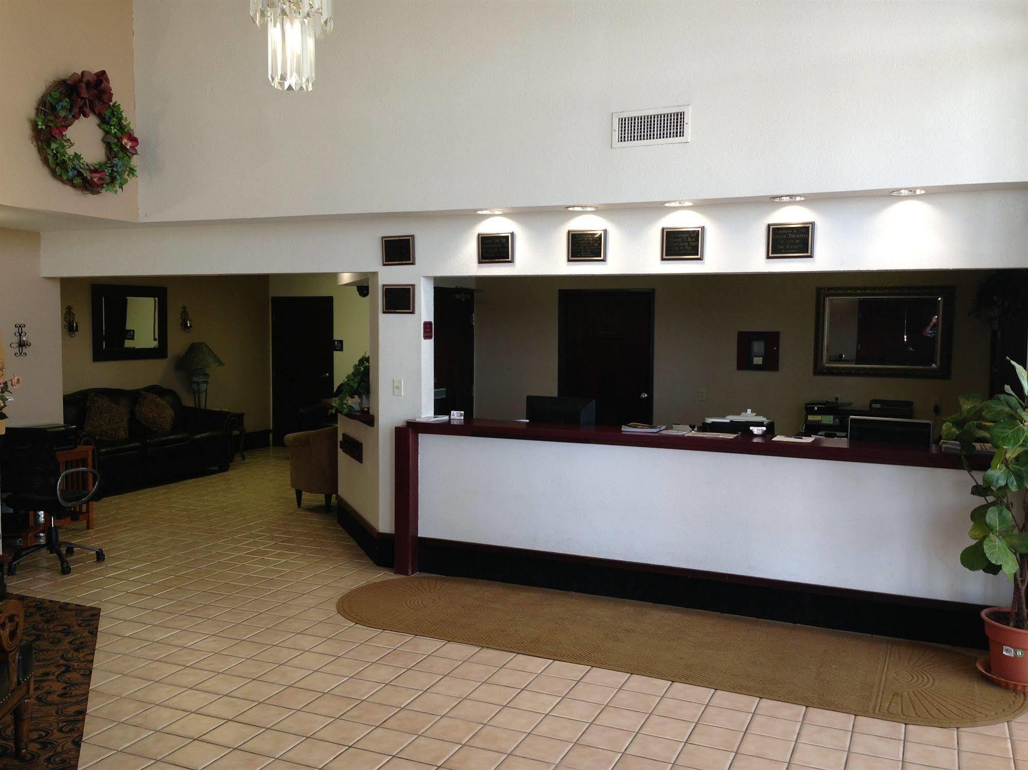 Brentwood Inn & Suites Гоббс Екстер'єр фото