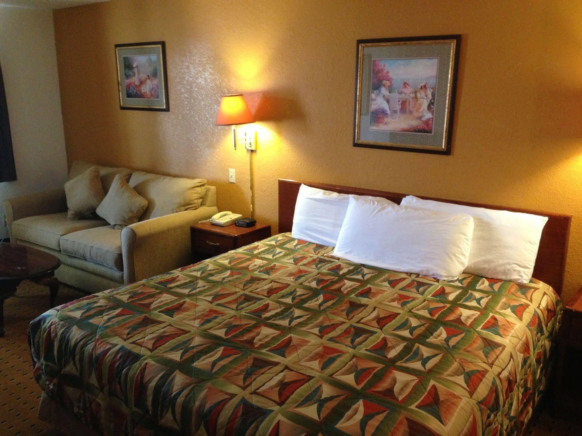 Brentwood Inn & Suites Гоббс Екстер'єр фото